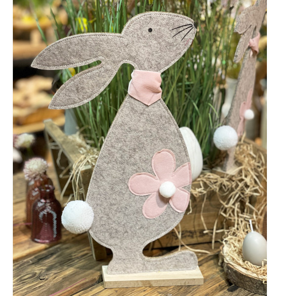 Filz Hase mit Halstuch und Blume, rosa-beige, 43cm, Aufsteller